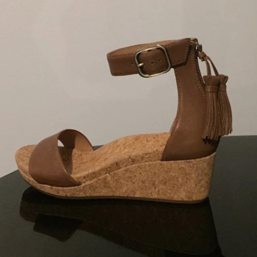 Ugg Zoe Leather Wedge Sandals